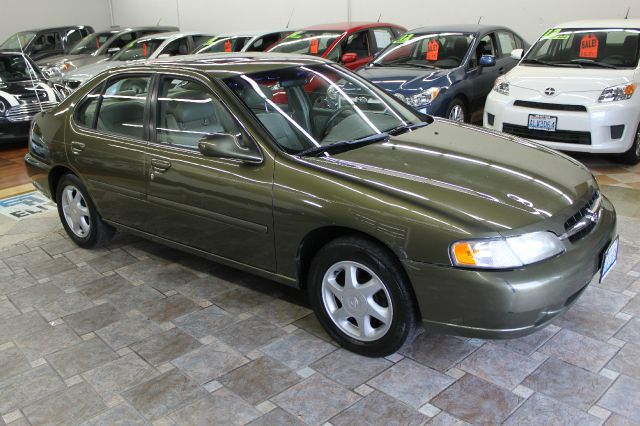 1998 Nissan Altima 3.0 Quattro