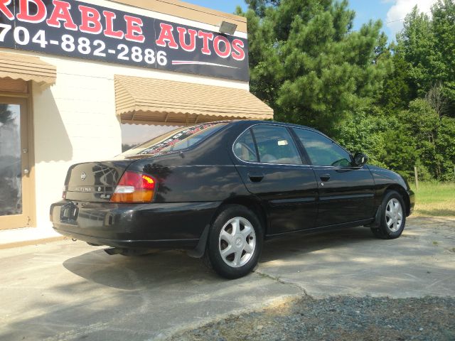 1998 Nissan Altima 3.0 Quattro