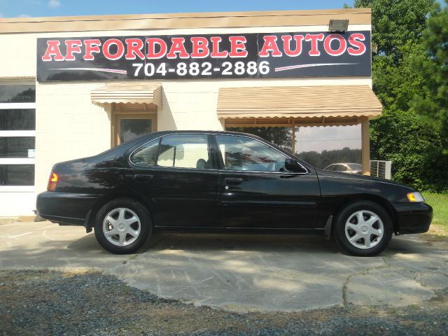 1998 Nissan Altima 3.0 Quattro