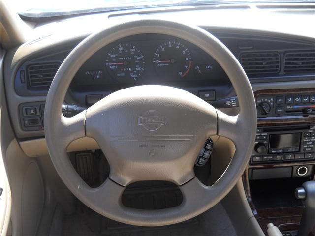 1998 Nissan Altima SE Sedan