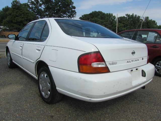 1998 Nissan Altima 3.0 Quattro