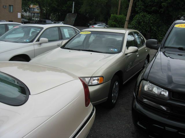 1999 Nissan Altima SE