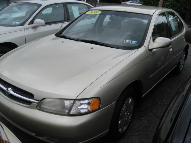 1999 Nissan Altima SE