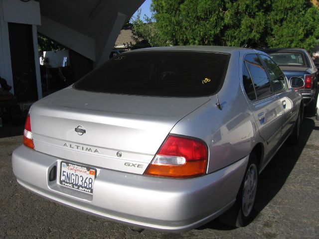 1999 Nissan Altima W/nav.sys