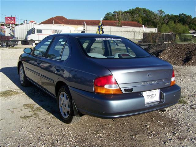 1999 Nissan Altima Unknown