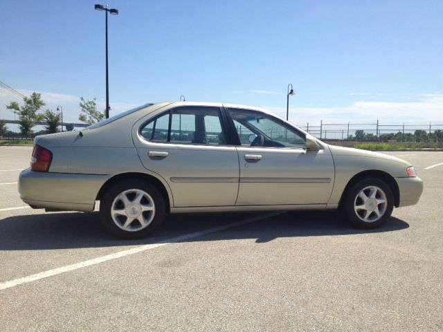 1999 Nissan Altima 3.0 Quattro