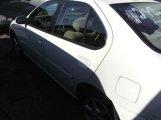 2000 Nissan Altima SE