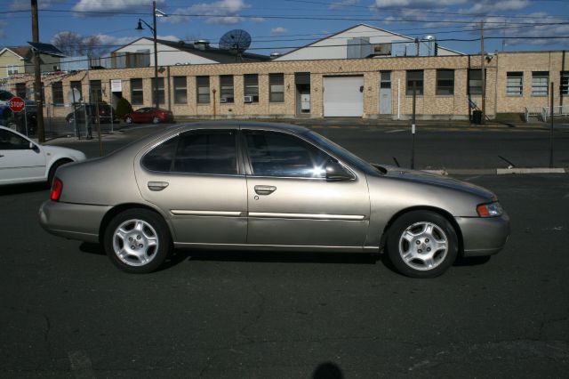 2000 Nissan Altima 3.0 Quattro