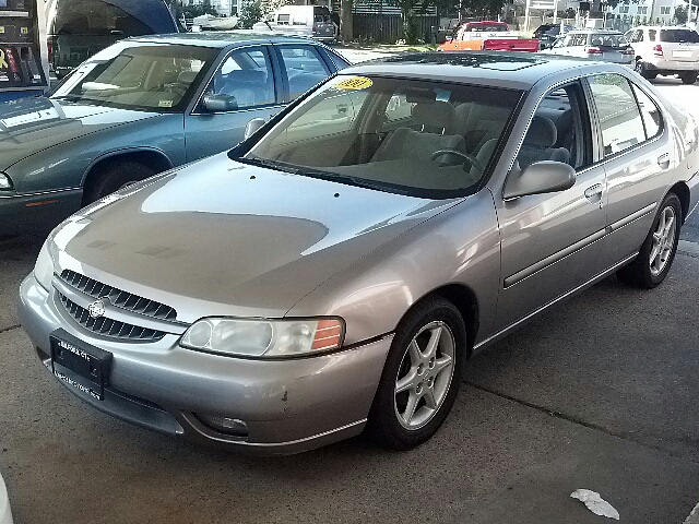 2000 Nissan Altima SE