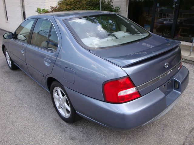 2000 Nissan Altima SE