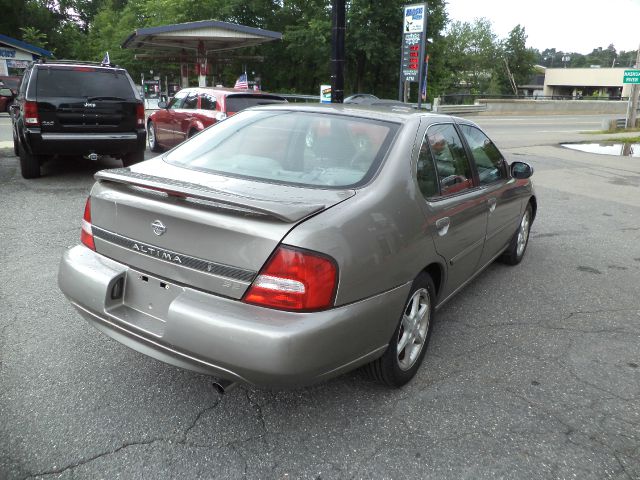 2000 Nissan Altima SE