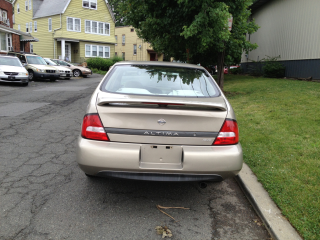 2000 Nissan Altima SE