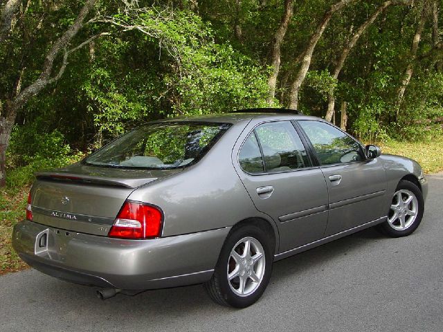 2001 Nissan Altima SE