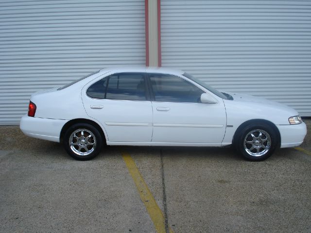 2001 Nissan Altima SE