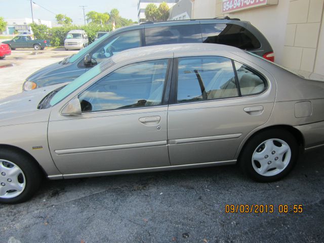 2001 Nissan Altima SE