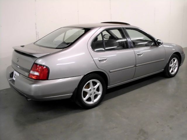 2001 Nissan Altima SE