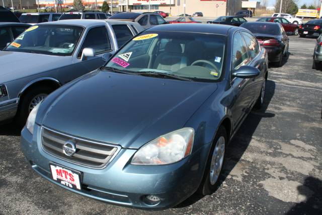 2002 Nissan Altima Base