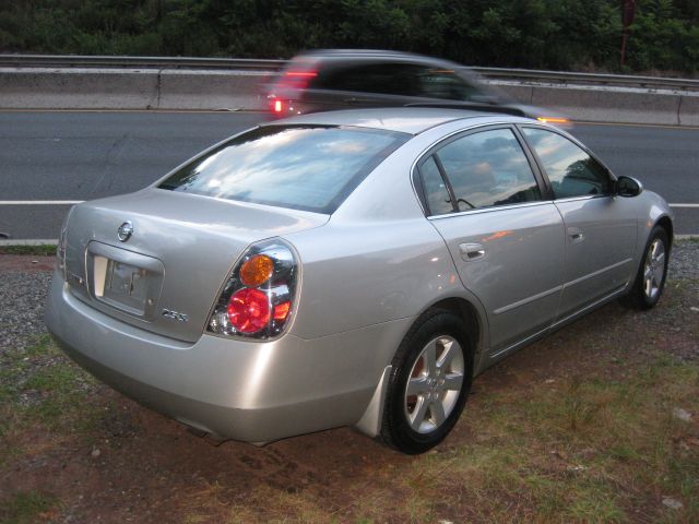 2002 Nissan Altima Pickupslt Quad Cab SWB 4WD 4x4 Truck