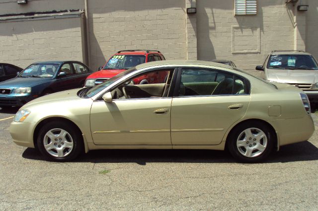 2002 Nissan Altima Pickupslt Quad Cab SWB 4WD 4x4 Truck