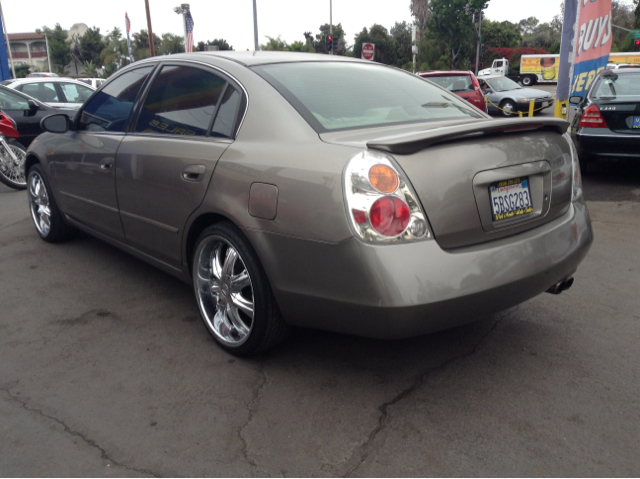 2002 Nissan Altima Pickupslt Quad Cab SWB 4WD 4x4 Truck