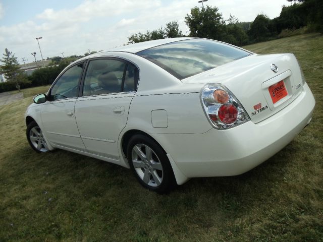 2002 Nissan Altima Pickupslt Quad Cab SWB 4WD 4x4 Truck