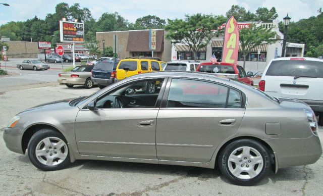 2002 Nissan Altima Pickupslt Quad Cab SWB 4WD 4x4 Truck