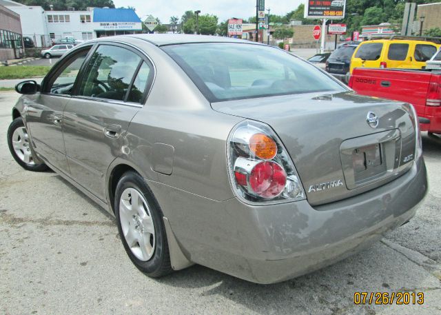 2002 Nissan Altima Pickupslt Quad Cab SWB 4WD 4x4 Truck