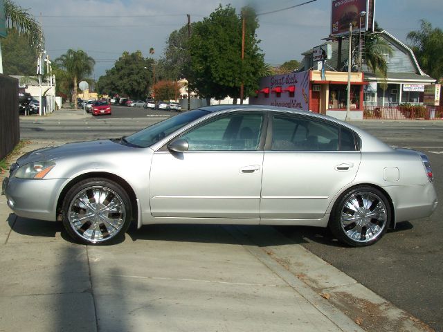 2003 Nissan Altima Pickupslt Quad Cab SWB 4WD 4x4 Truck