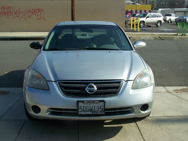 2003 Nissan Altima Pickupslt Quad Cab SWB 4WD 4x4 Truck