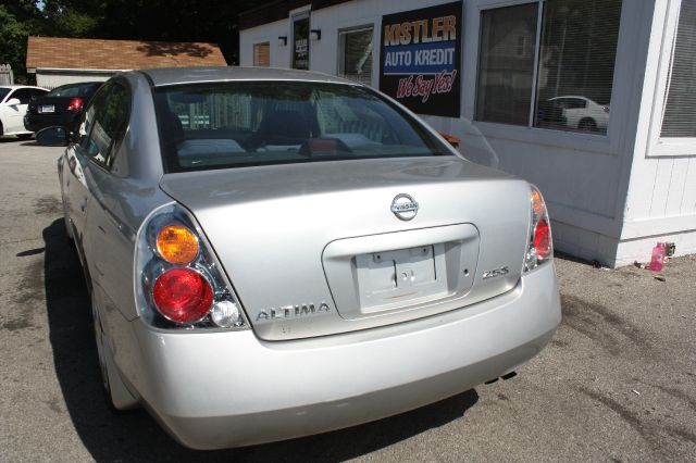 2003 Nissan Altima Pickupslt Quad Cab SWB 4WD 4x4 Truck