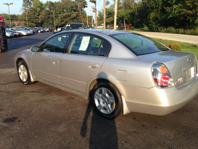 2003 Nissan Altima Pickupslt Quad Cab SWB 4WD 4x4 Truck