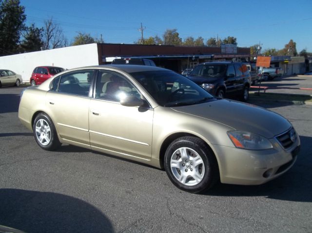 2003 Nissan Altima Pickupslt Quad Cab SWB 4WD 4x4 Truck