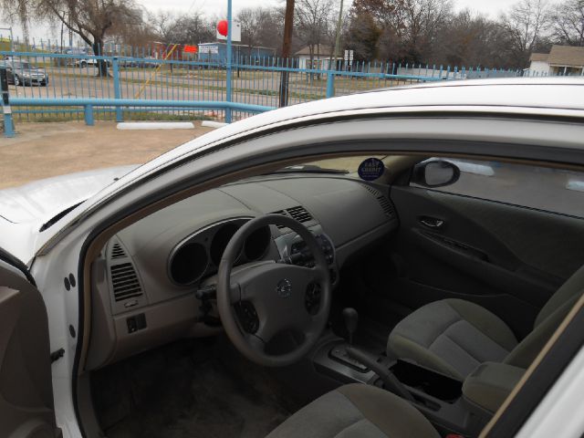 2003 Nissan Altima LE