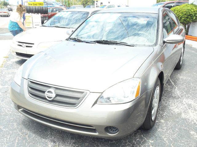 2003 Nissan Altima Pickupslt Quad Cab SWB 4WD 4x4 Truck