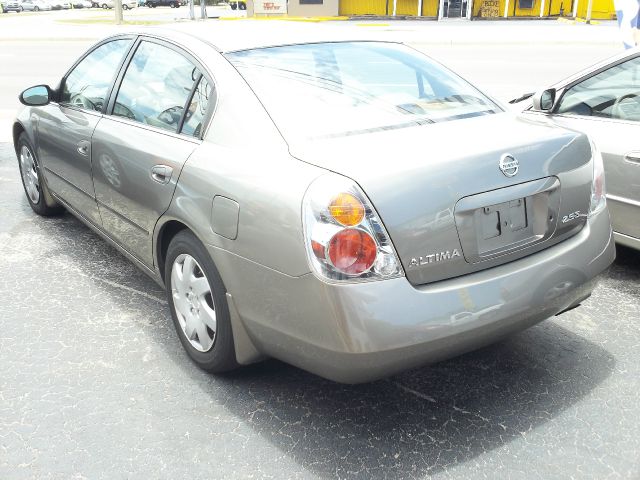 2003 Nissan Altima Pickupslt Quad Cab SWB 4WD 4x4 Truck