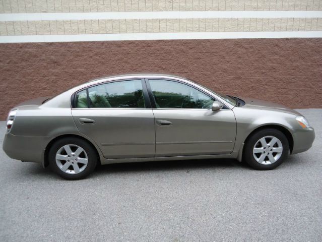 2003 Nissan Altima Pickupslt Quad Cab SWB 4WD 4x4 Truck