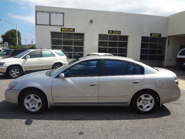 2003 Nissan Altima Pickupslt Quad Cab SWB 4WD 4x4 Truck