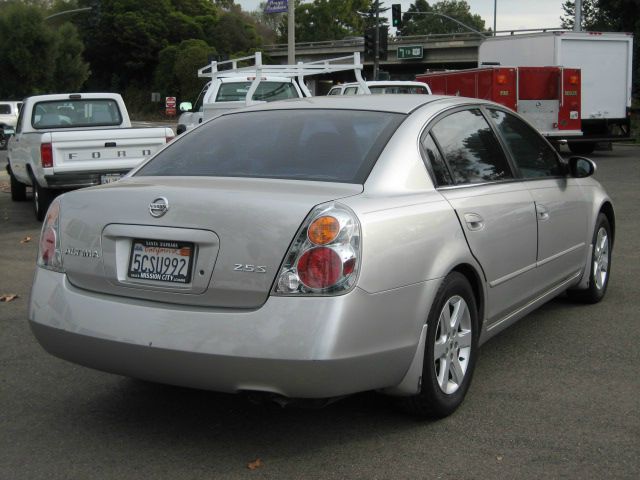 2003 Nissan Altima Pickupslt Quad Cab SWB 4WD 4x4 Truck