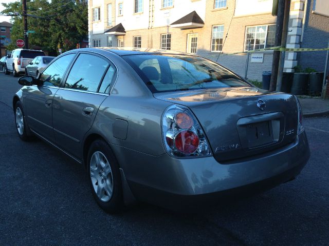 2003 Nissan Altima Pickupslt Quad Cab SWB 4WD 4x4 Truck