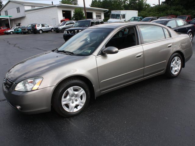 2003 Nissan Altima Pickupslt Quad Cab SWB 4WD 4x4 Truck