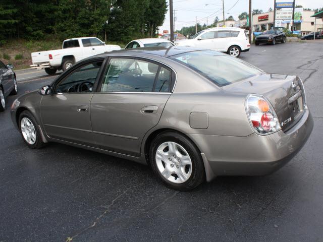 2003 Nissan Altima Pickupslt Quad Cab SWB 4WD 4x4 Truck