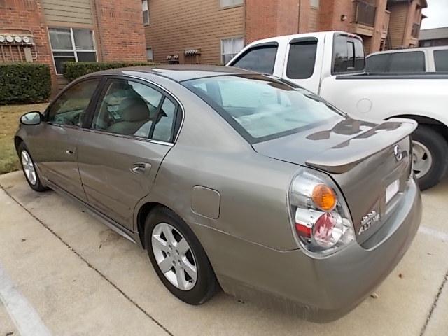 2003 Nissan Altima Unknown