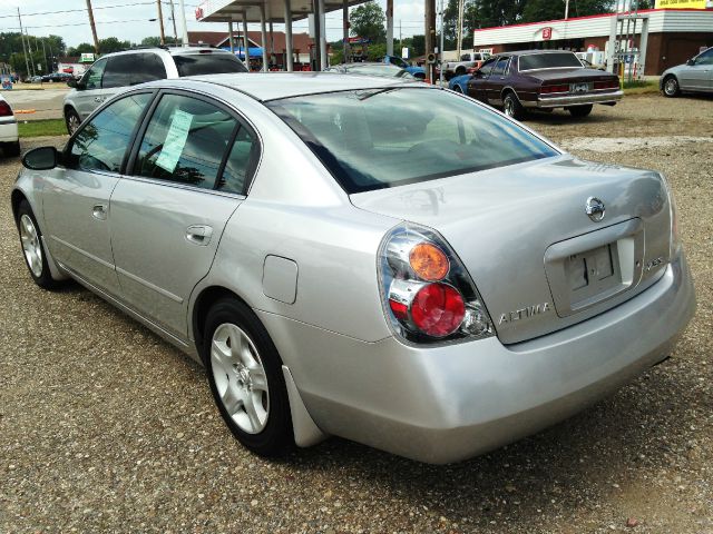 2003 Nissan Altima Pickupslt Quad Cab SWB 4WD 4x4 Truck