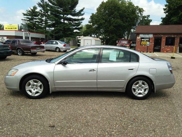 2003 Nissan Altima Pickupslt Quad Cab SWB 4WD 4x4 Truck