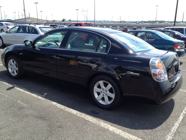 2003 Nissan Altima Pickupslt Quad Cab SWB 4WD 4x4 Truck