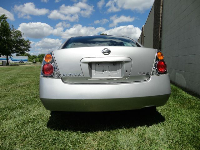 2004 Nissan Altima Pickupslt Quad Cab SWB 4WD 4x4 Truck