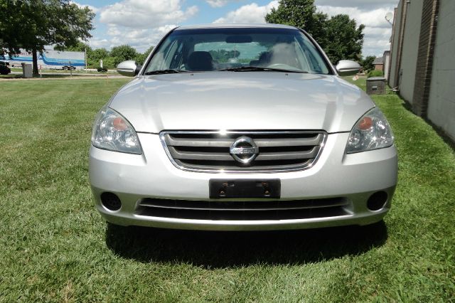 2004 Nissan Altima Pickupslt Quad Cab SWB 4WD 4x4 Truck