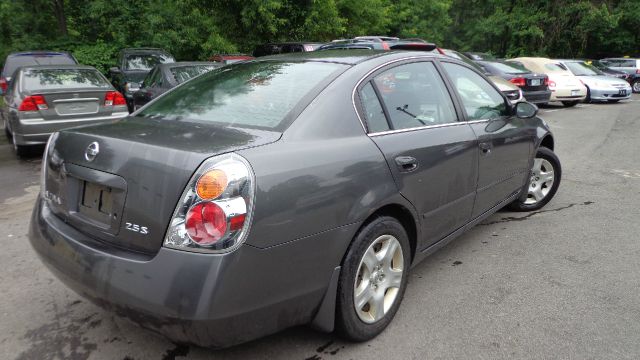 2004 Nissan Altima Pickupslt Quad Cab SWB 4WD 4x4 Truck