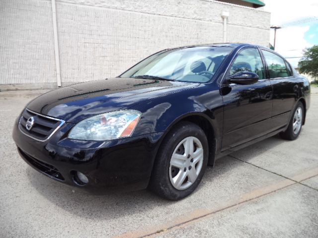 2004 Nissan Altima LS NICE