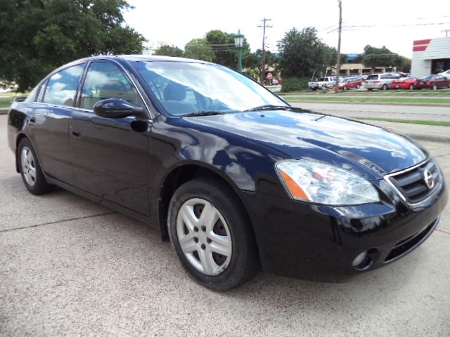 2004 Nissan Altima LS NICE